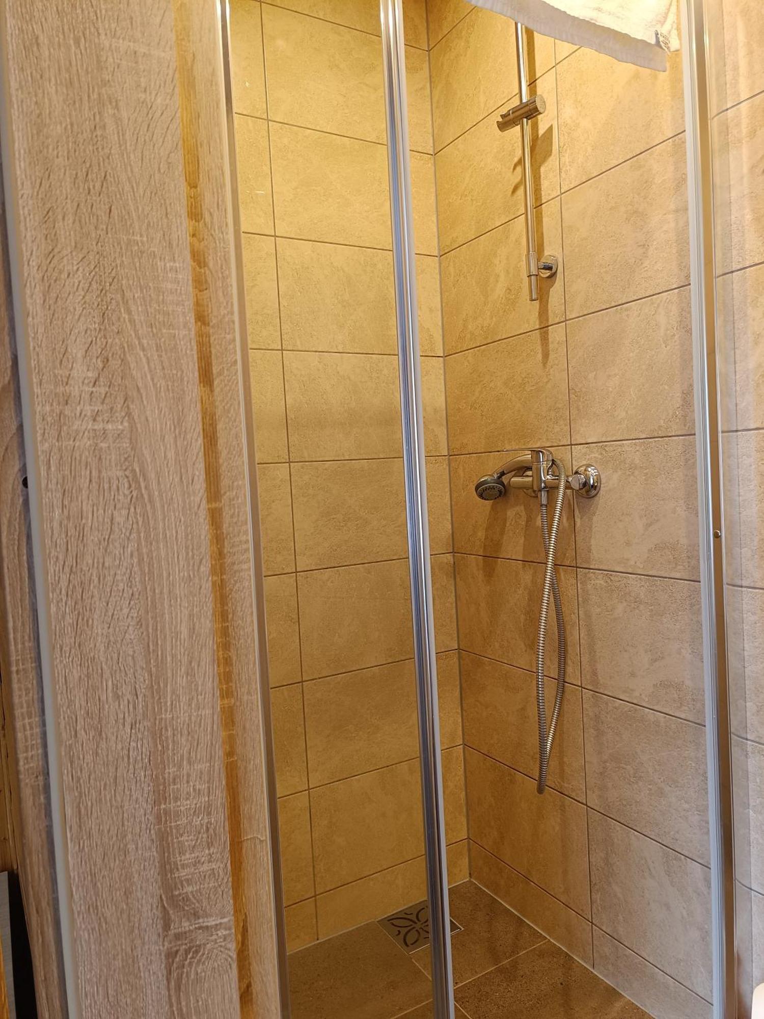 Alaska Nocleg ze śniadaniem *